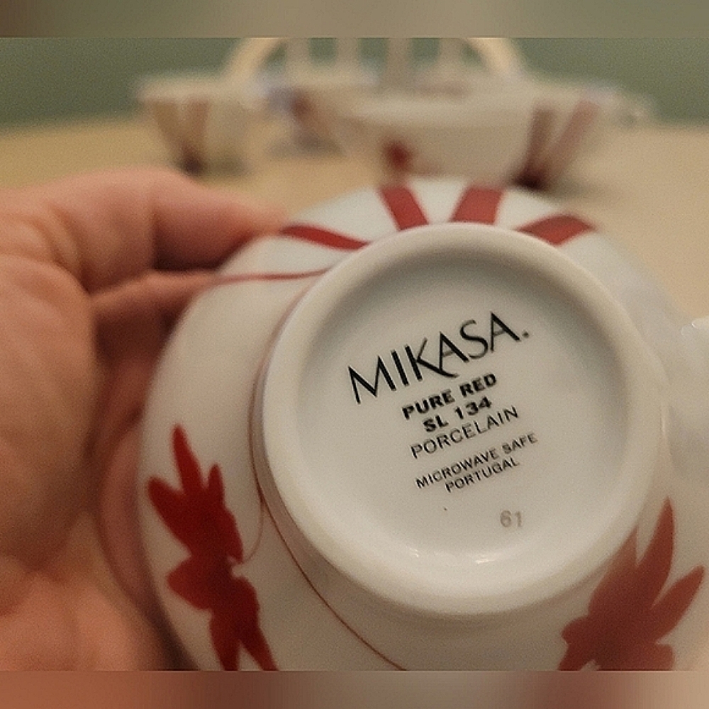 Tea cups - Picture 3 of 5